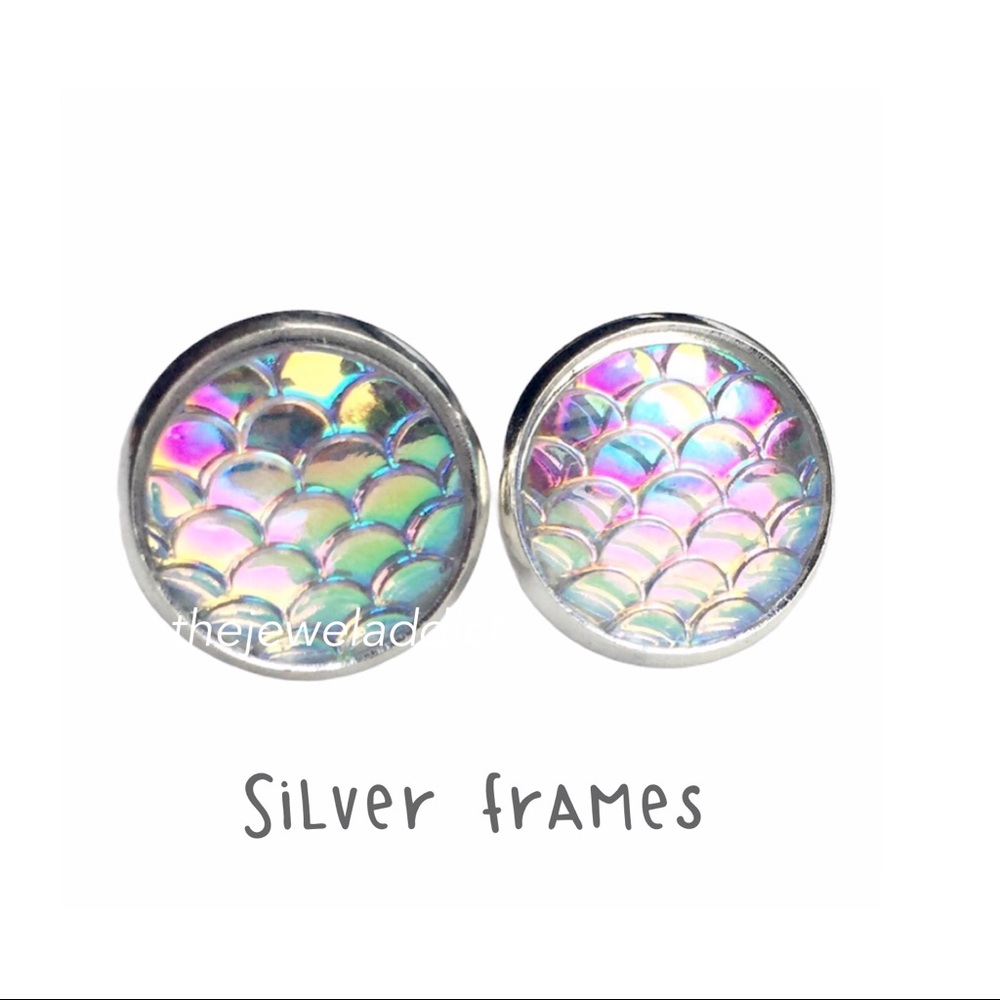 3 for 15🎀 mermaid scale Iridescent studs - Picture 9 of 12